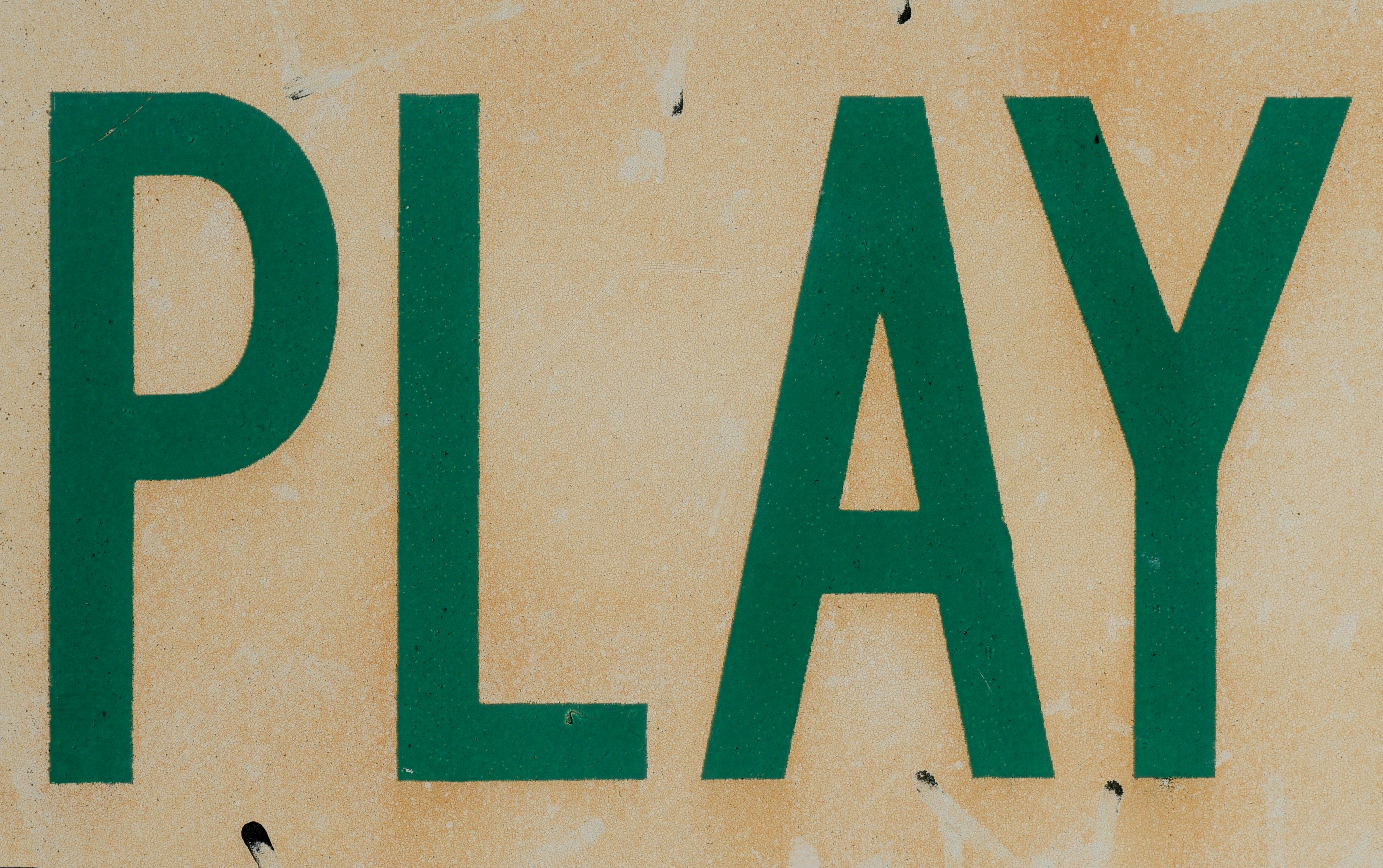 PLAY